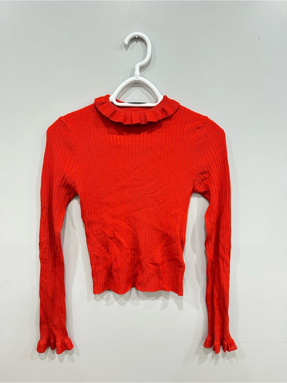 DIVIDED by H&M Red Ribbed Ruffle Collar Long Sleeve Top Size Small
